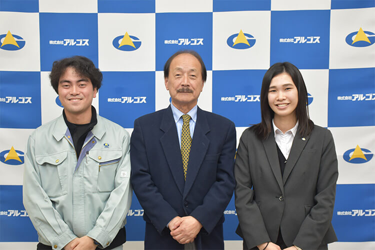 【写真１】木浦さん・久保専務取締役・寺田さんトップ画像